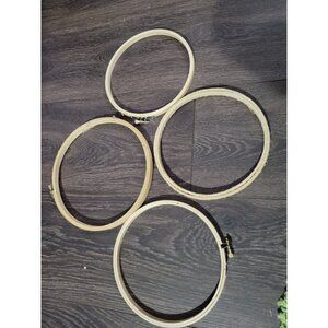Lot 4 Vintage Wooden Round Embroidery Cross Stitch Hoops  Screw  and Tension 8in